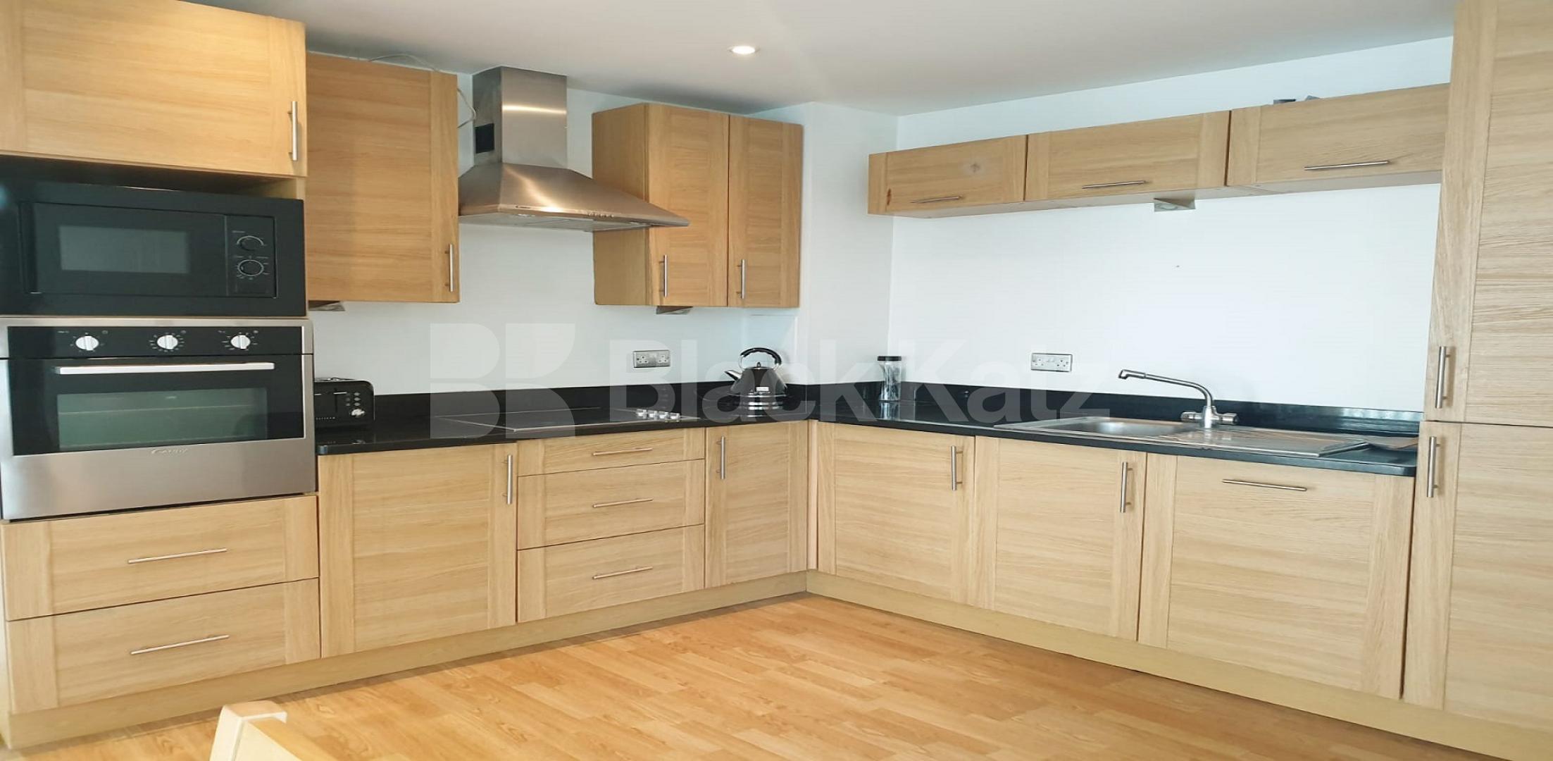 			LET , 2 Bedroom, 2 bath, 1 reception Apartment			 The Heights, Melior Street, London Bridge